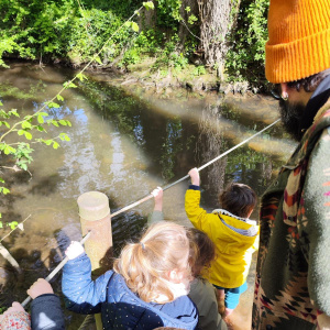 Traversons la rivère.